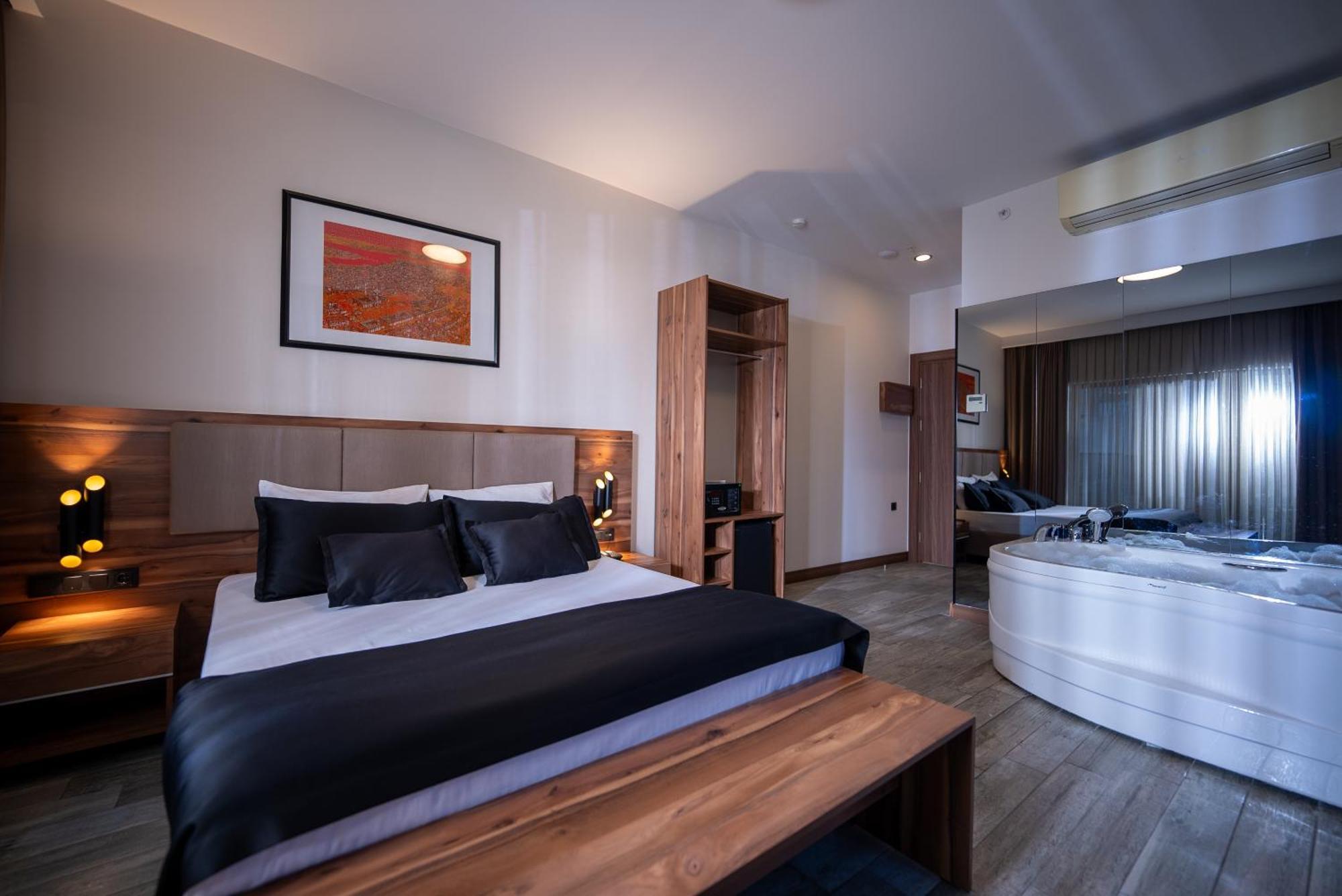 Mari Hotel 4*